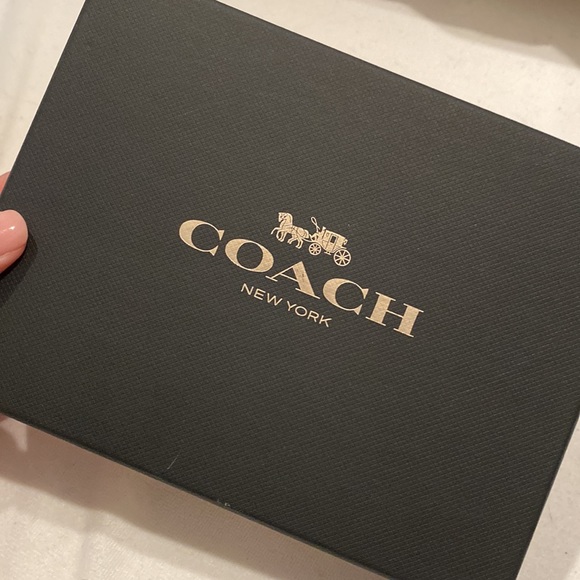 Coach Signature Debossed Patent Corner Zip Wristlet Clutch Wallet - Picture 3 of 5